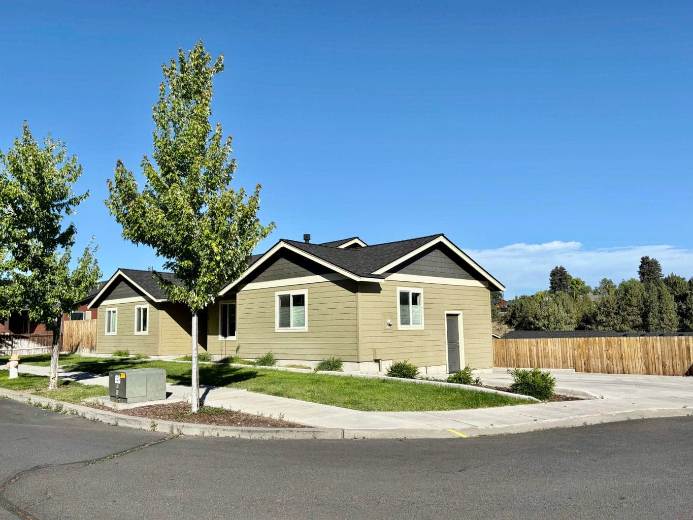 Photo of 490 Brookstone 1 of 25