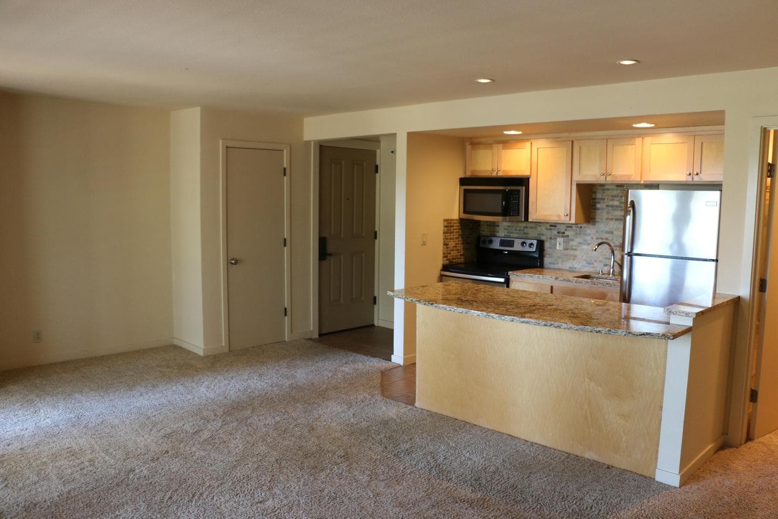 Photo of 18575 SW Century Drive 6 of 23
