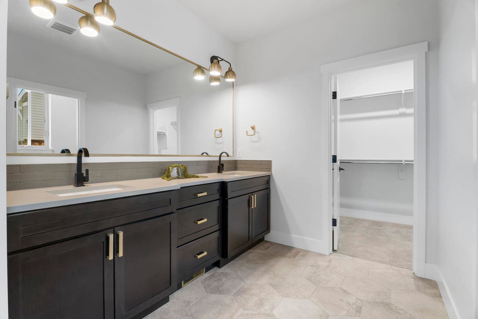 Photo of 3633 SW 47th Street 16 of 32