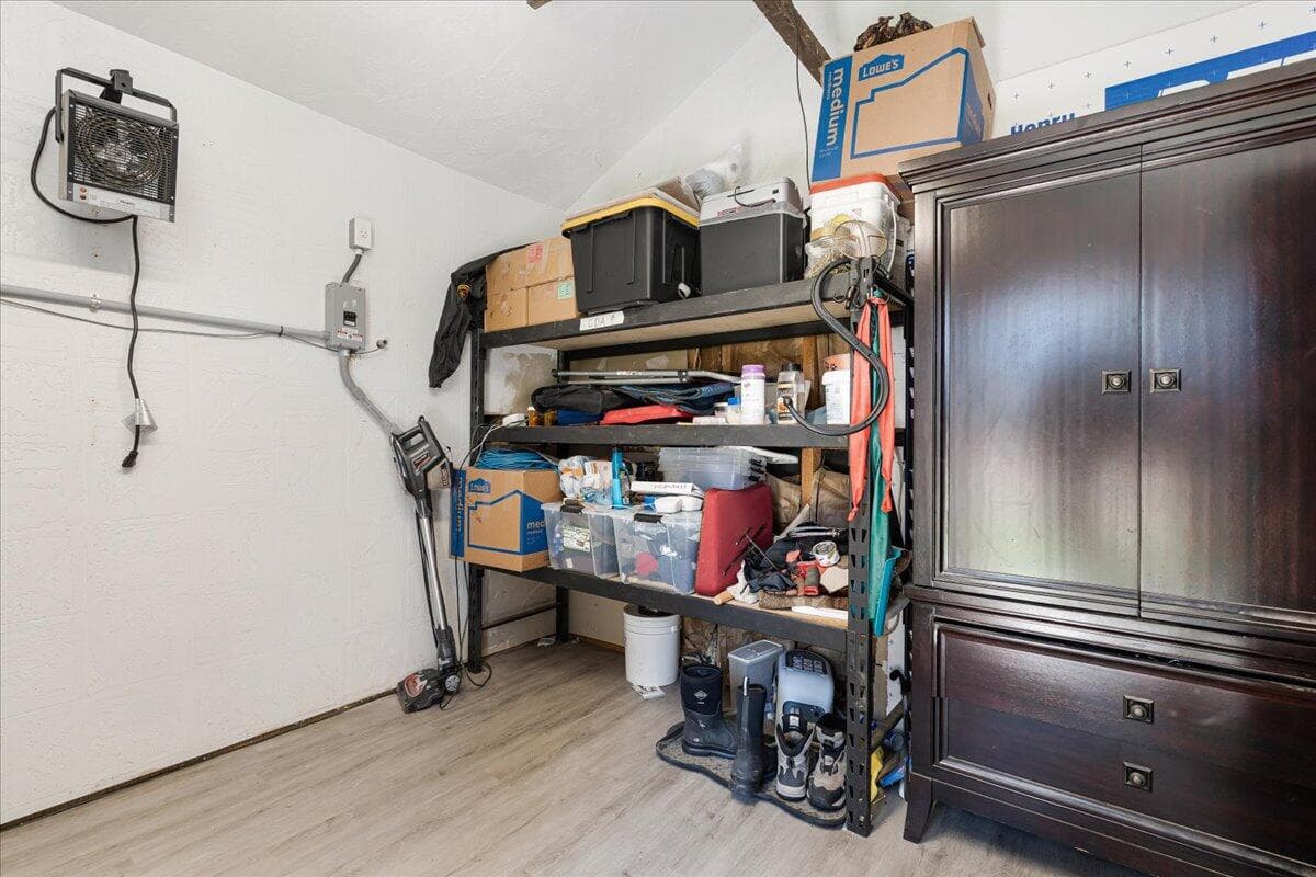 Storage shed with laminate floors.