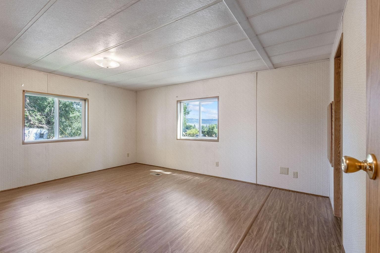Photo of 3844 NE Butte Lane 16 of 42