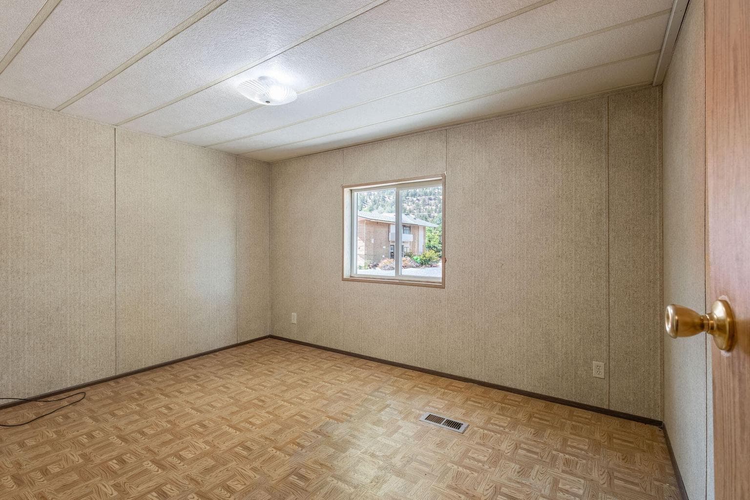 Photo of 3844 NE Butte Lane 22 of 42