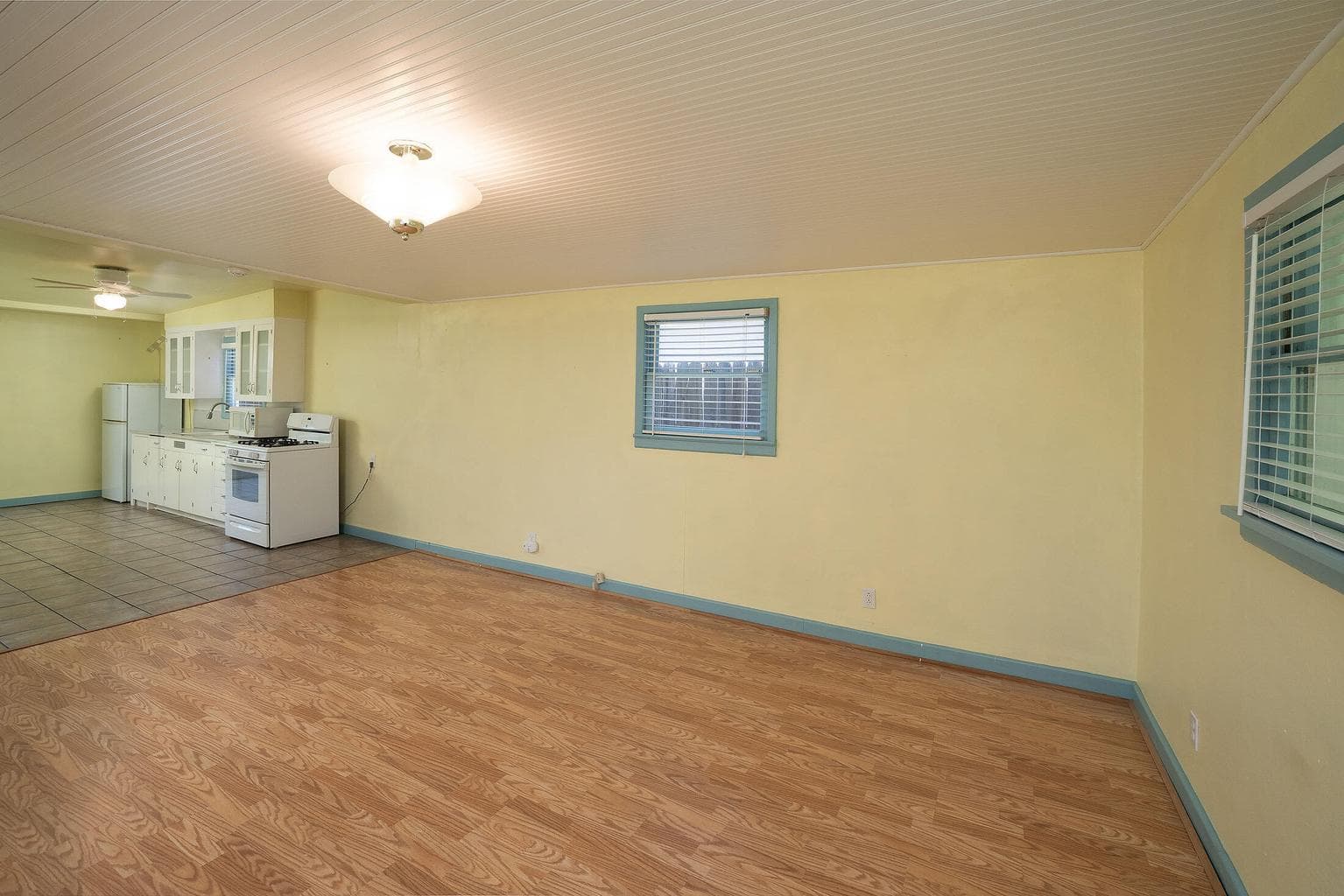 The living area is spacious, light & bright.