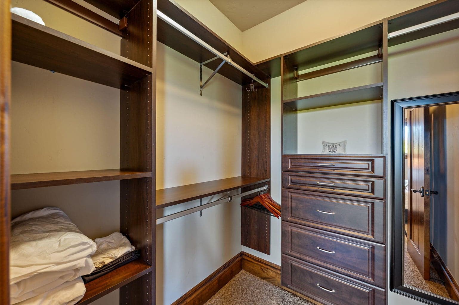 Photo of 865 SW Theater Drive 22 of 40