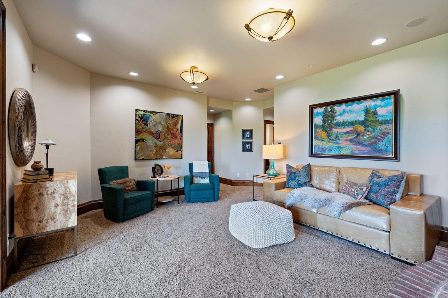 Photo of 865 SW Theater Drive 18 of 40