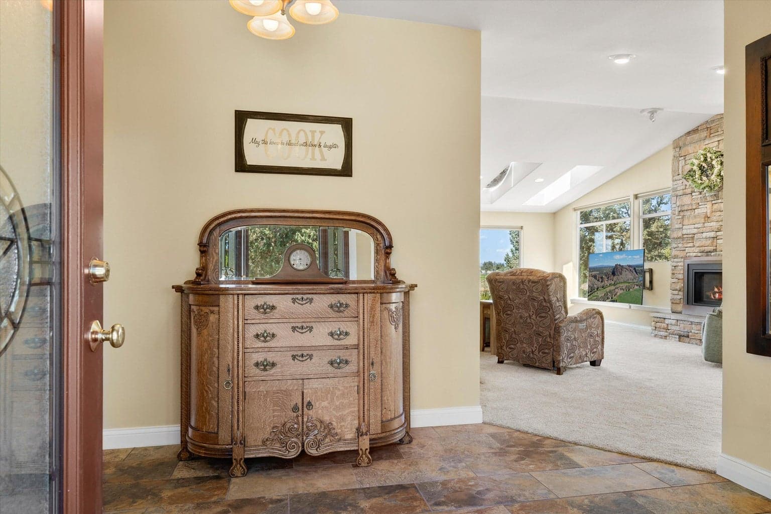 Entry/Foyer