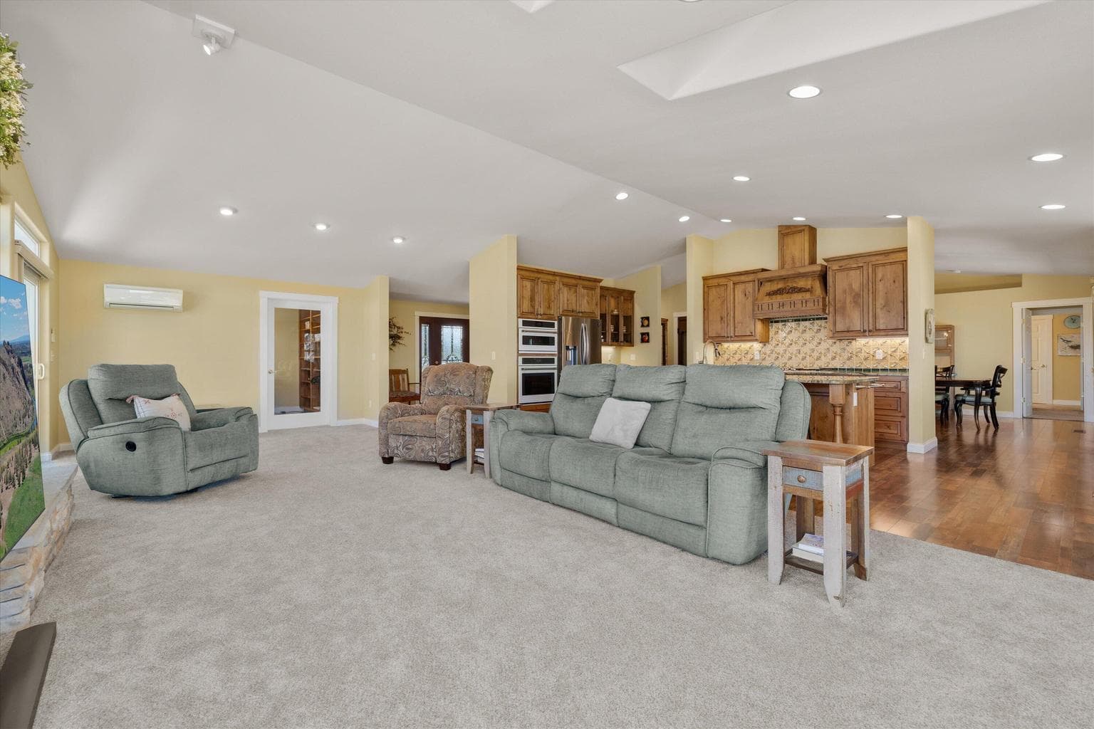 Photo of 6511 NE 41st Street 16 of 76