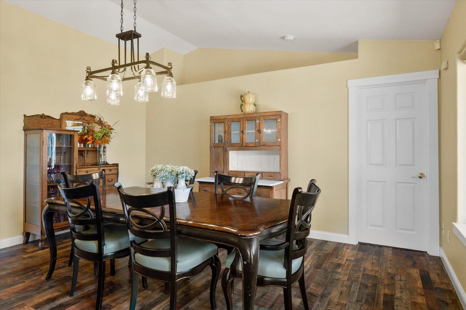 Formal dining room