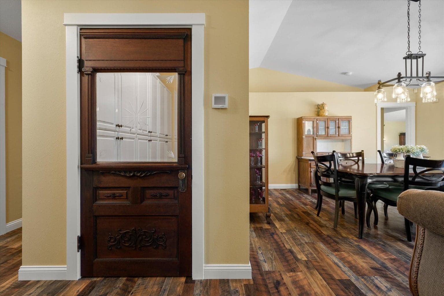 Walk-in butler's pantry