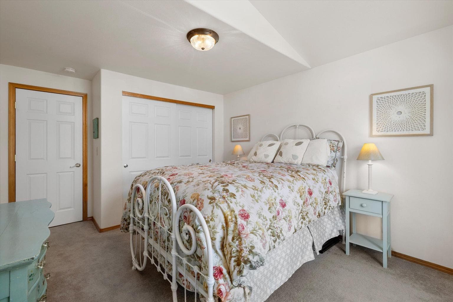 2nd bedroom