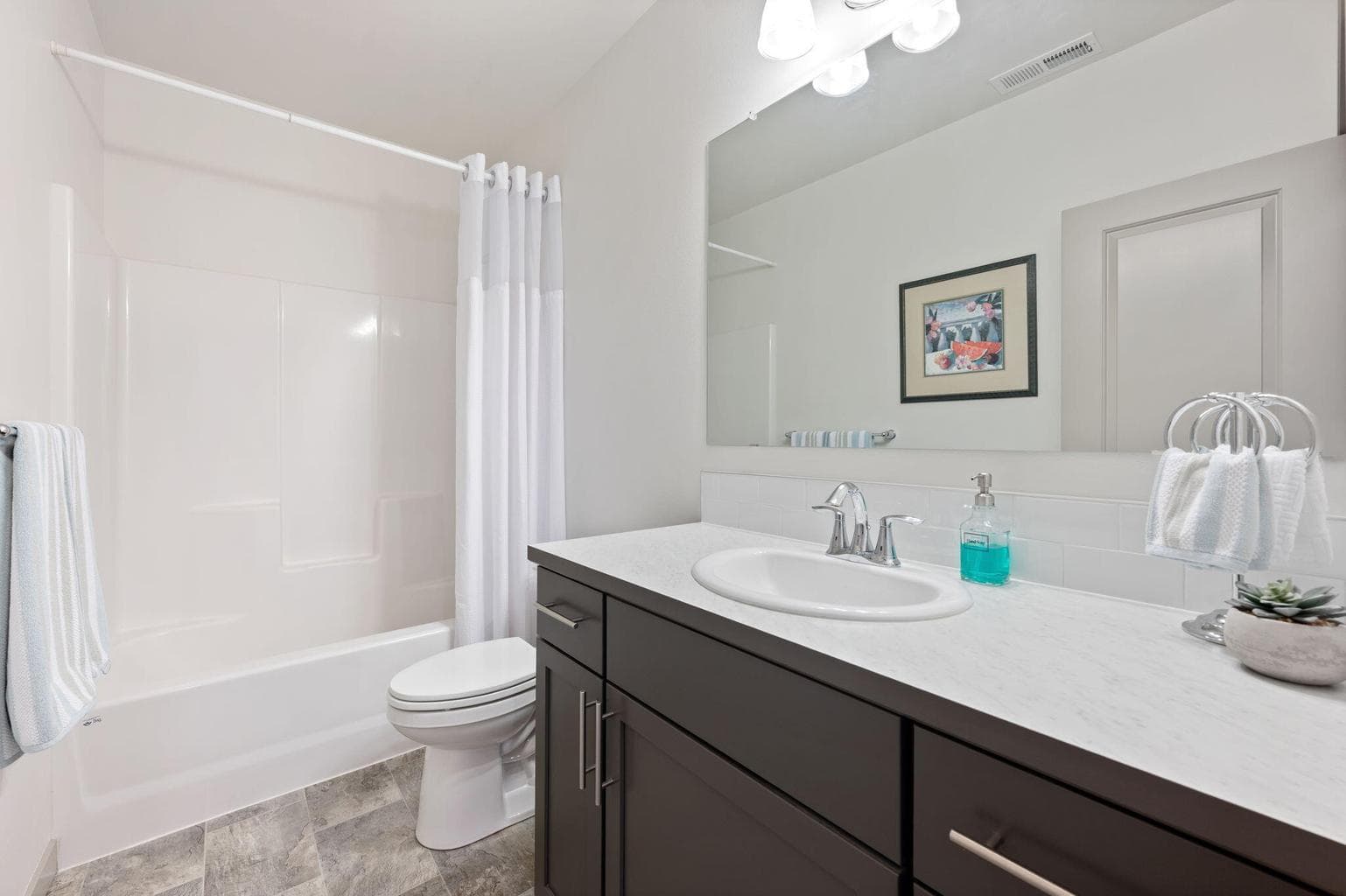Photo of 2472 NW Jackpine Lane 6 of 34