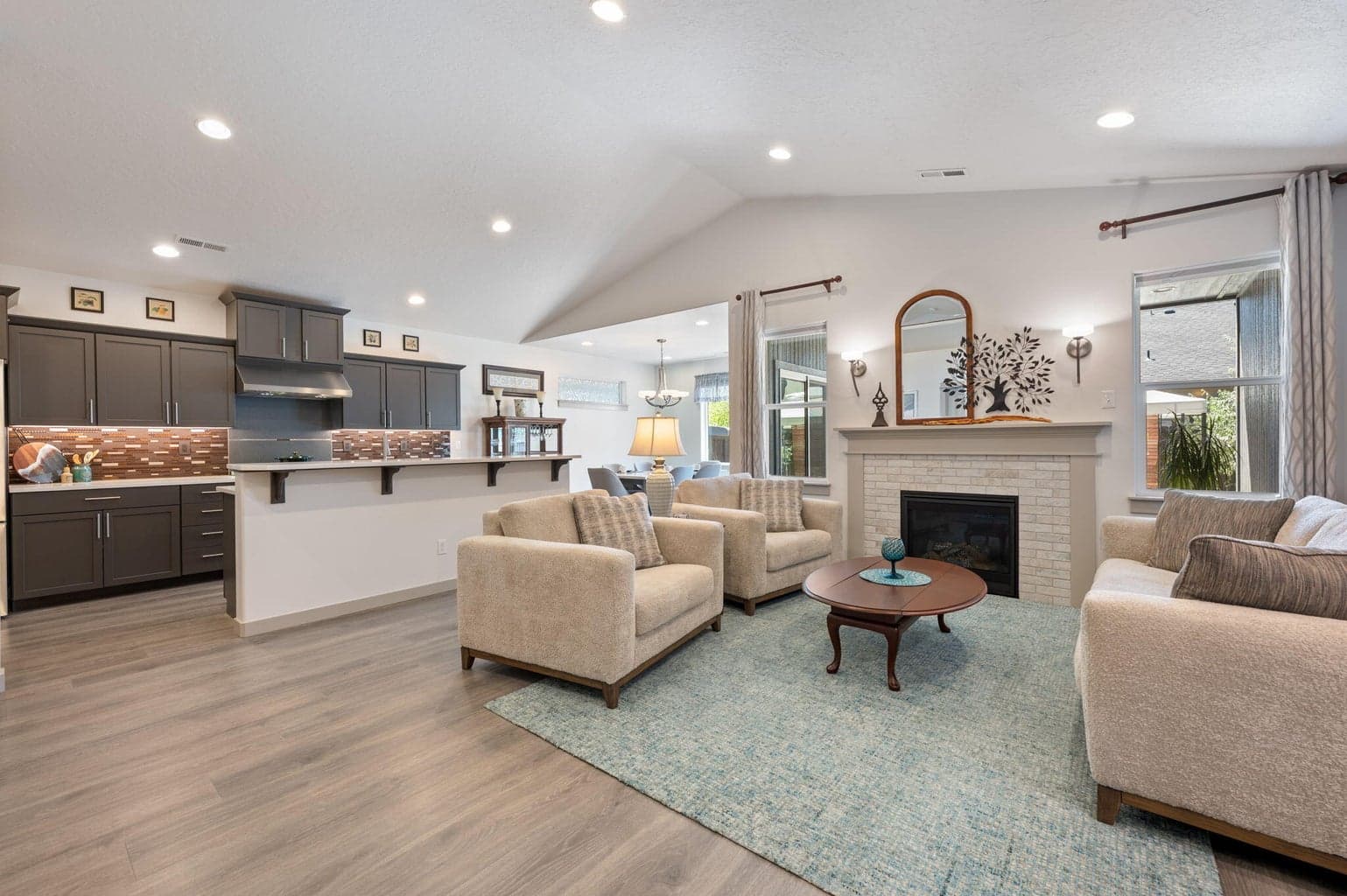 Photo of 2472 NW Jackpine Lane 11 of 34