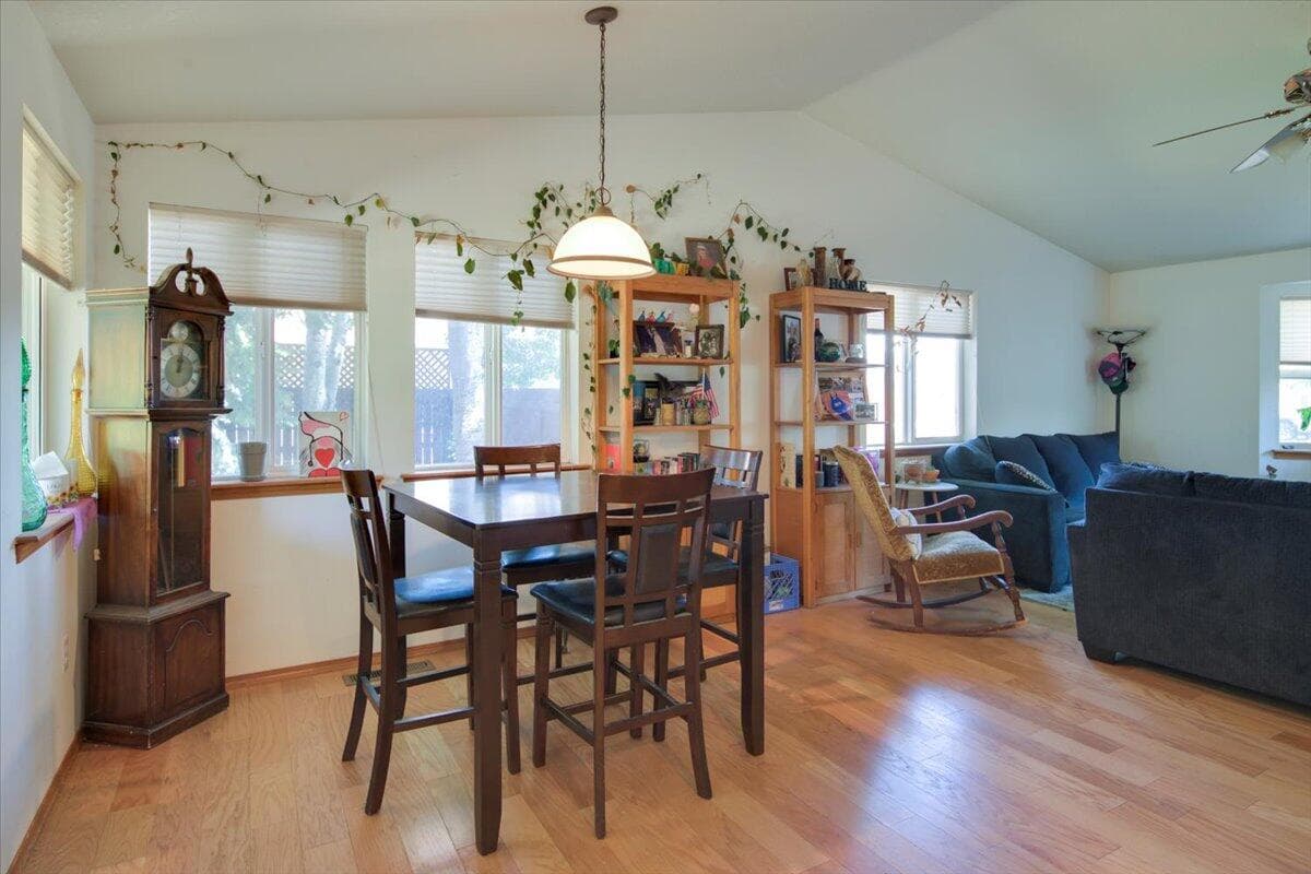 Photo of 981 SE 3rd Street 13 of 24