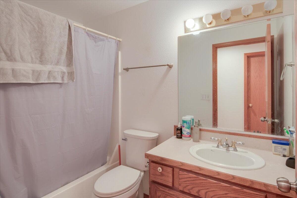 Photo of 981 SE 3rd Street 15 of 24