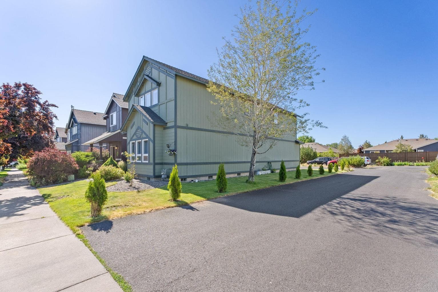 Photo of 2420 Dogwood 2 of 35