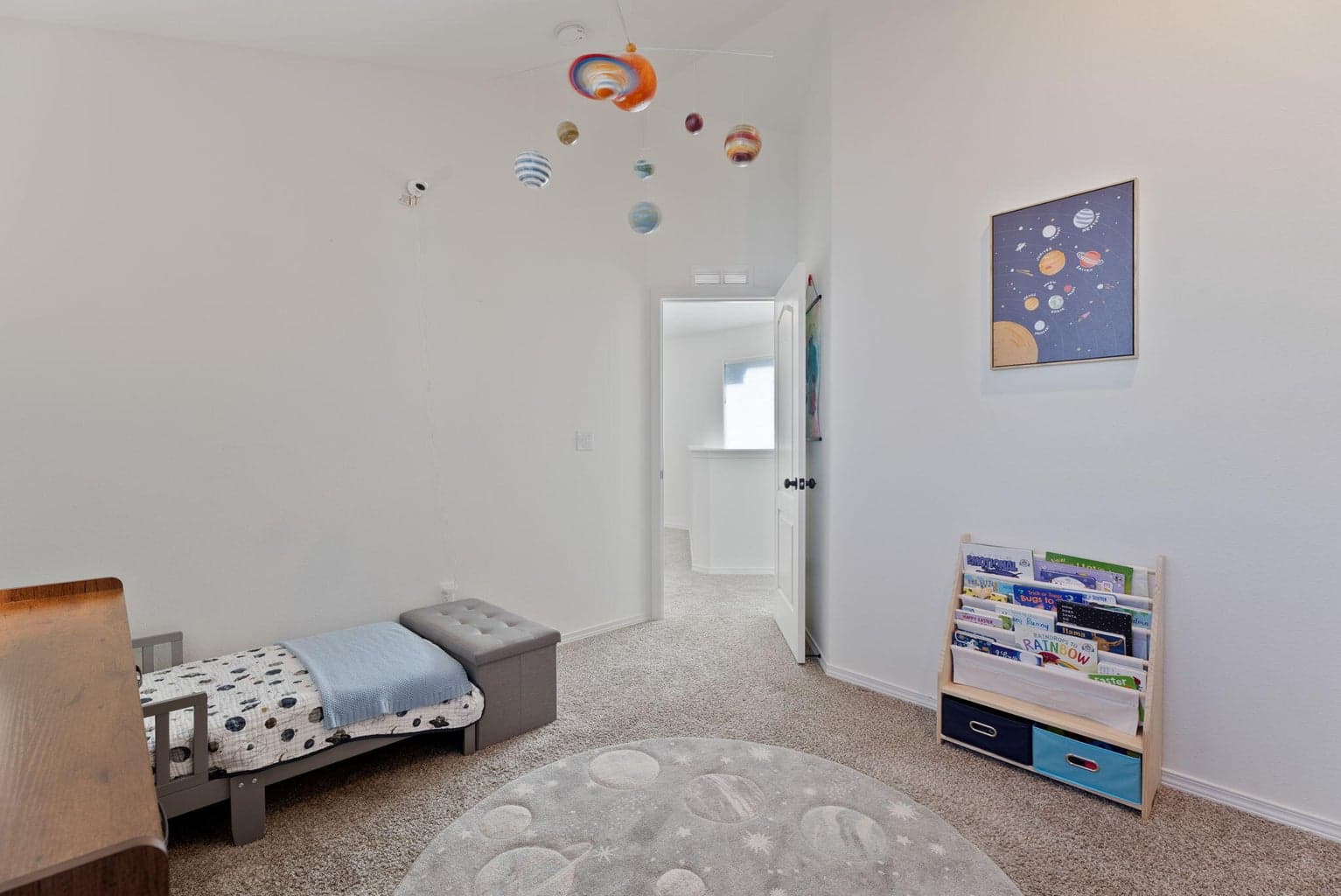 Photo of 2420 NW Dogwood Avenue 28 of 35