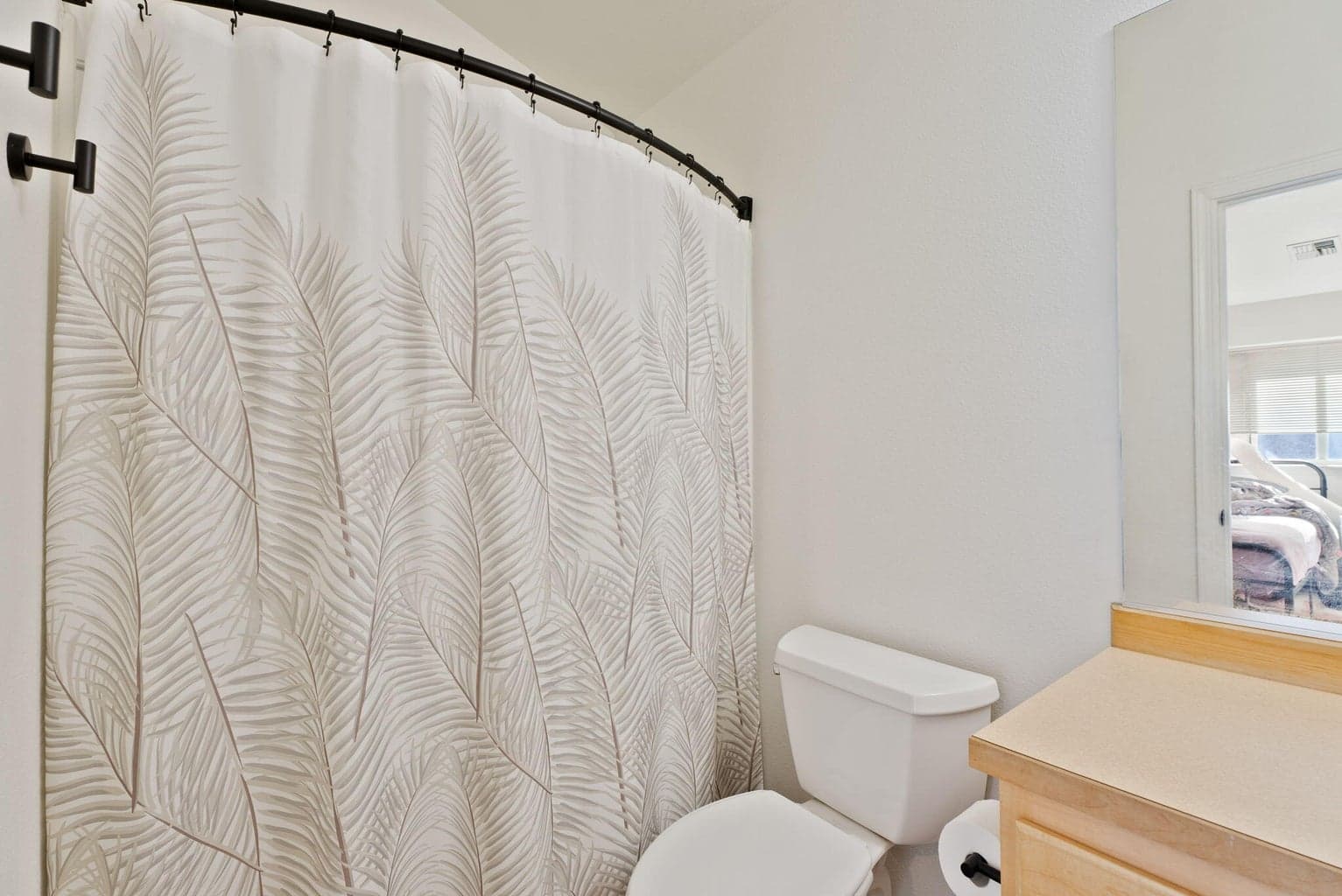 Photo of 2420 NW Dogwood Avenue 32 of 35
