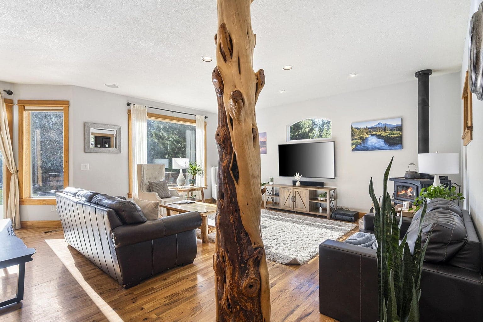Photo of 17130 Mayfield Drive 9 of 52