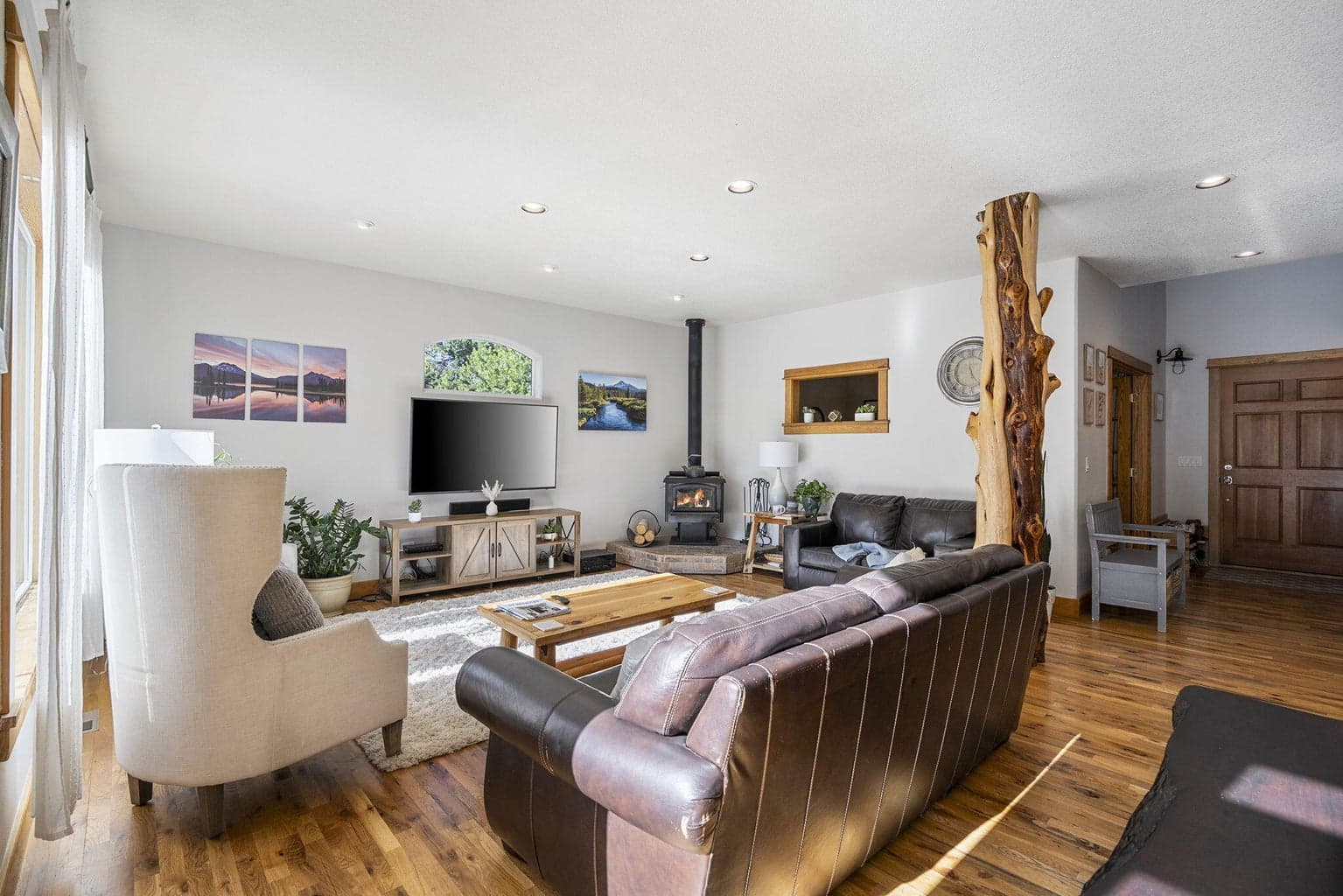 Photo of 17130 Mayfield Drive 10 of 52