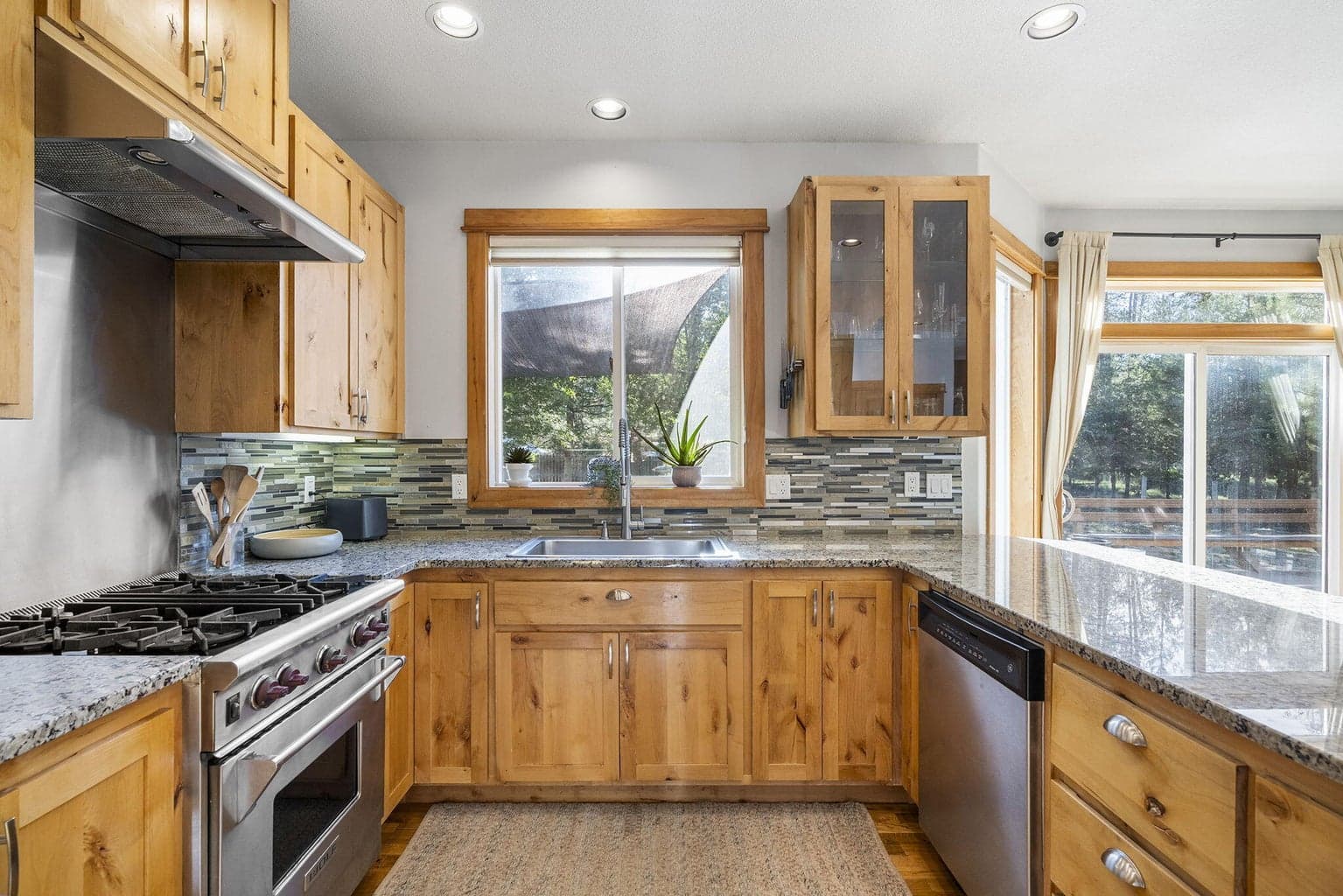 Photo of 17130 Mayfield Drive 15 of 52