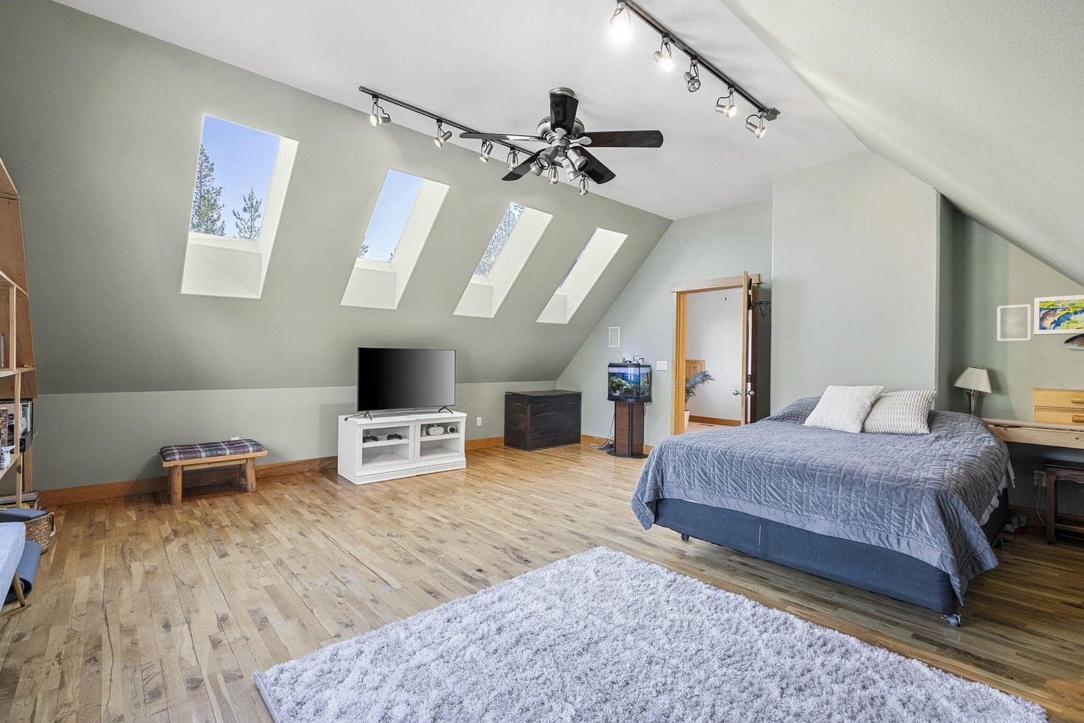 Photo of 17130 Mayfield Drive 26 of 52