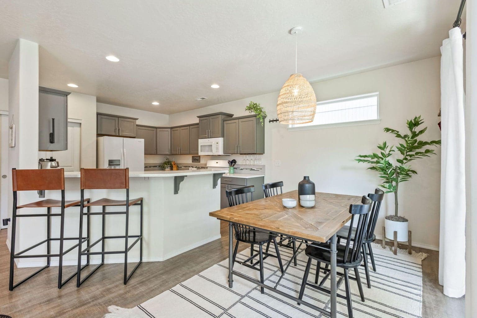Photo of 21387 NE Eagle Crossing Avenue 12 of 48