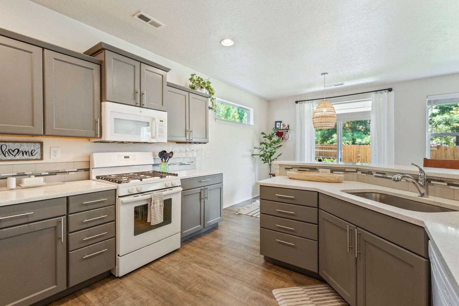 Photo of 21387 NE Eagle Crossing Avenue 14 of 48