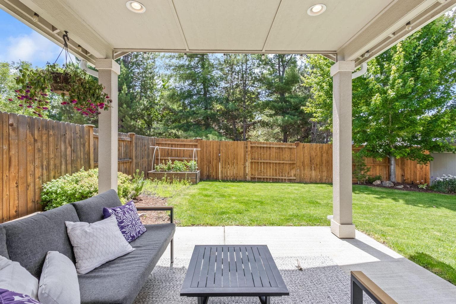 Photo of 21387 NE Eagle Crossing Avenue 31 of 48