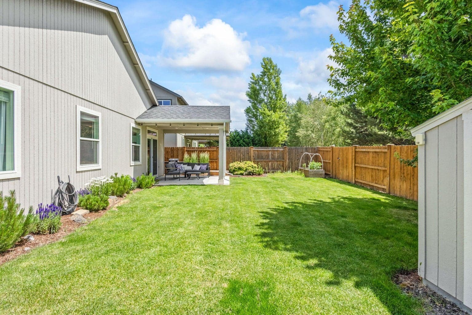 Photo of 21387 NE Eagle Crossing Avenue 36 of 48