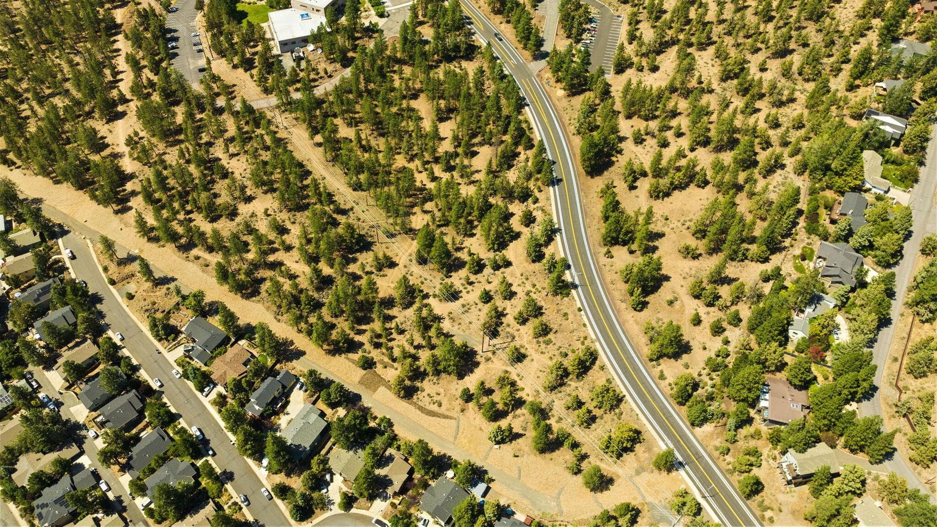 Less than 1 block to COCC trails