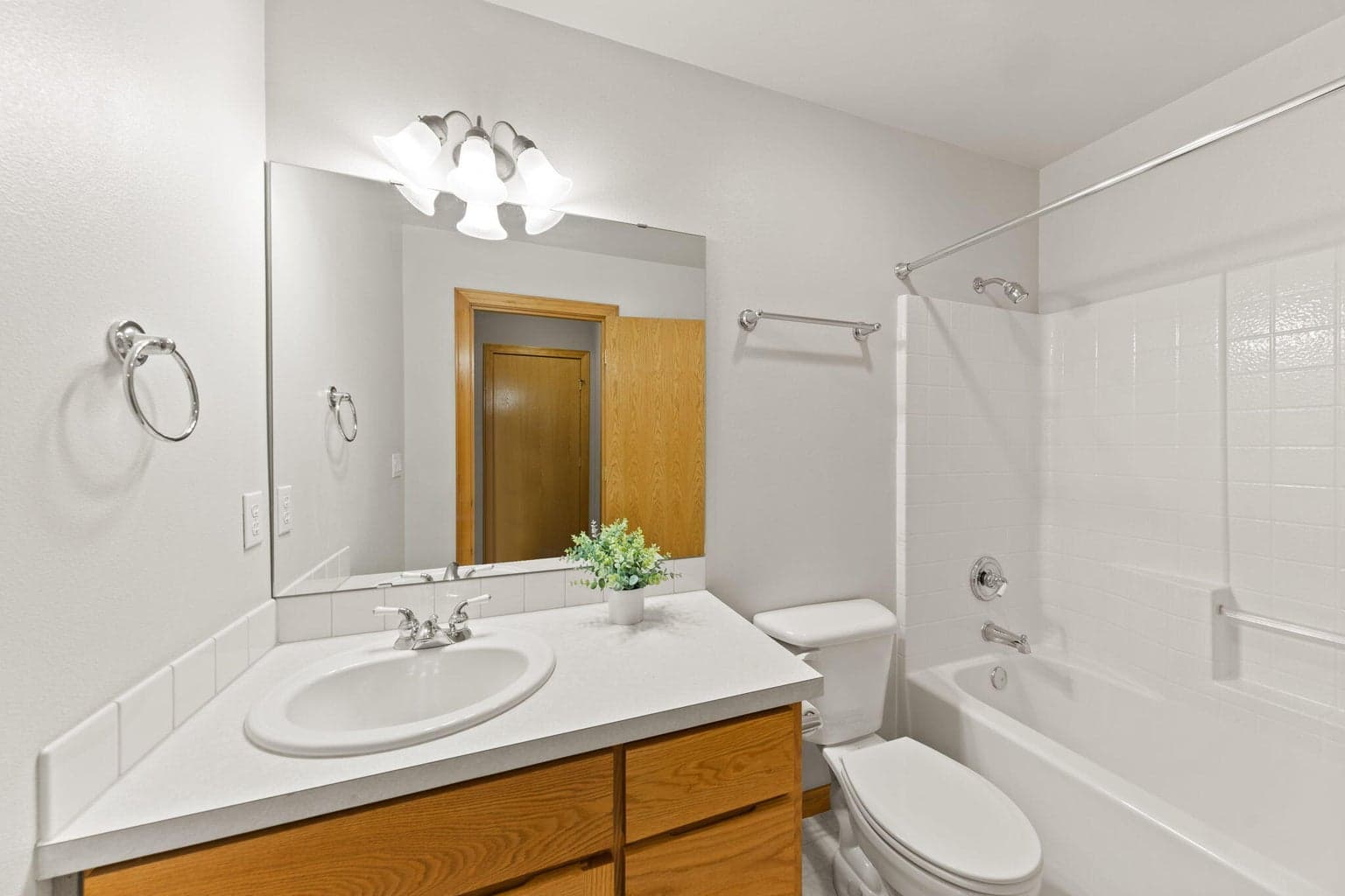 Photo of 2152 NW Torrey Pines Drive 18 of 39