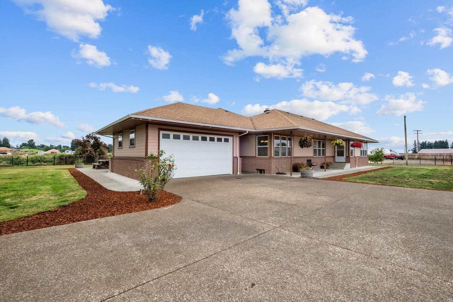 Photo of 8758 Stayton 2 of 42