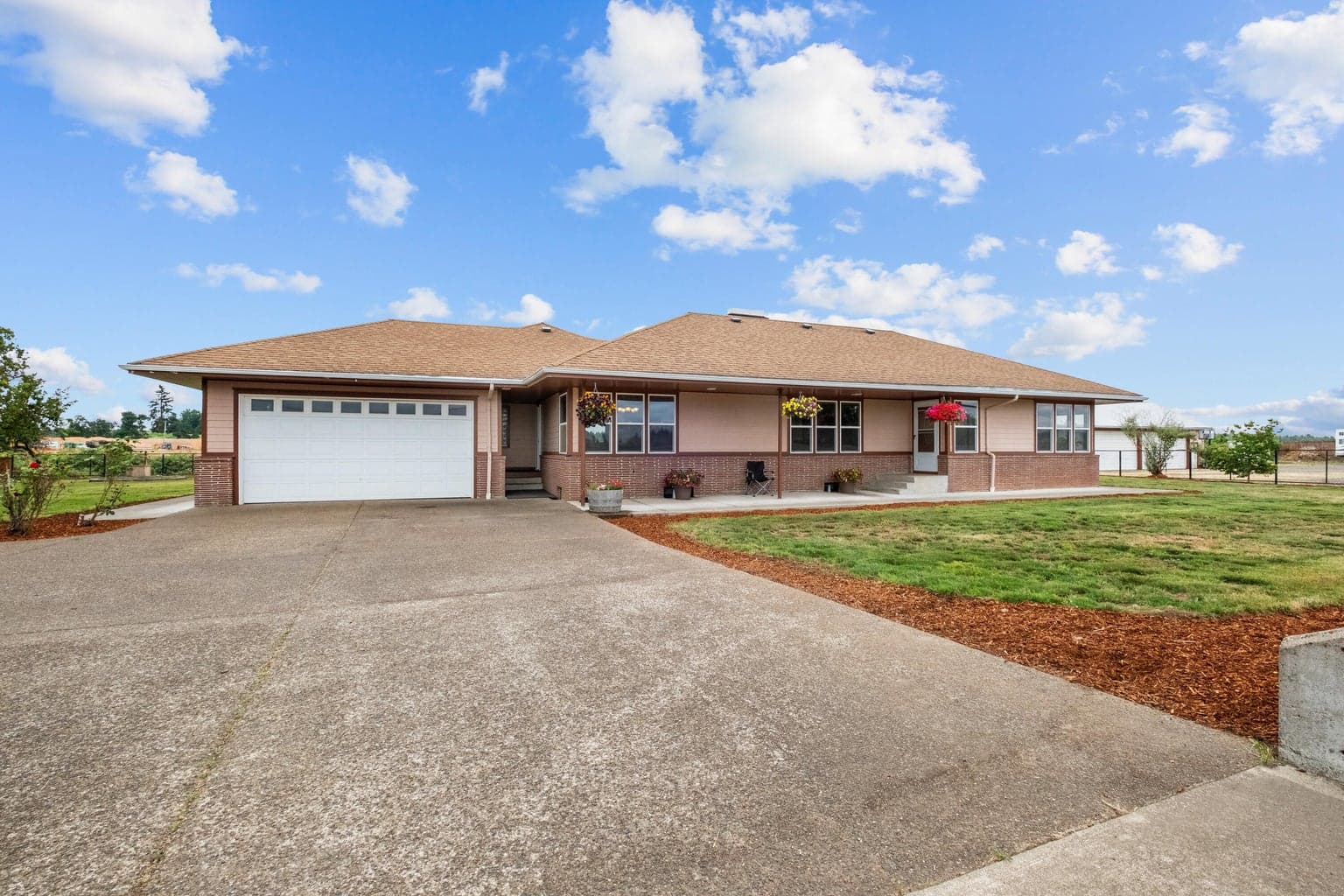 8758 Stayton