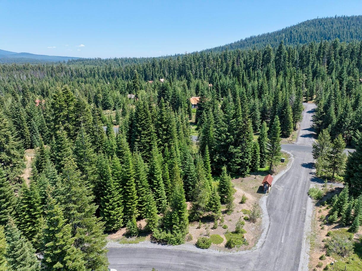 Photo of 0 Skiway 5 of 26