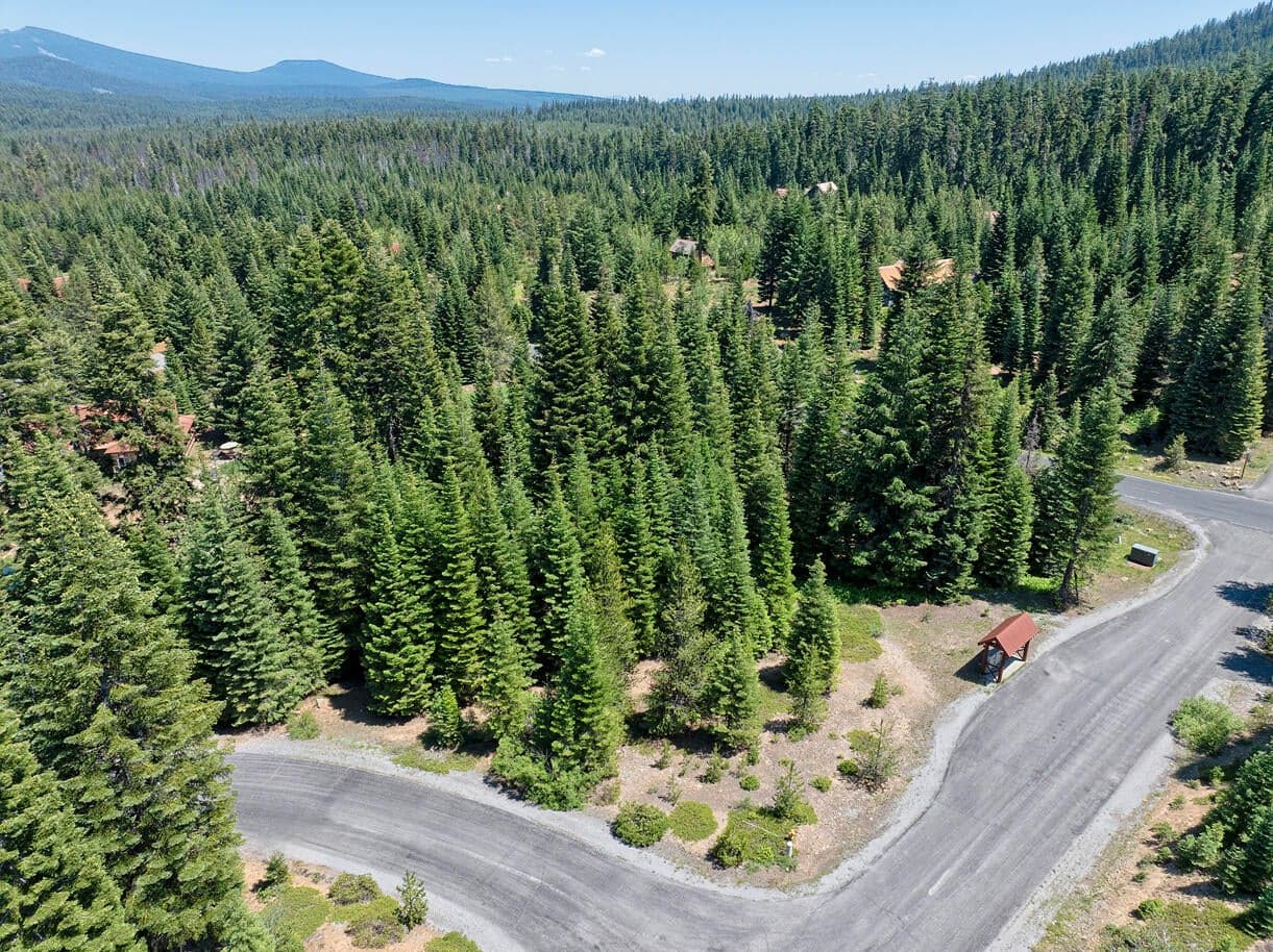 Photo of 0 Skiway 4 of 26