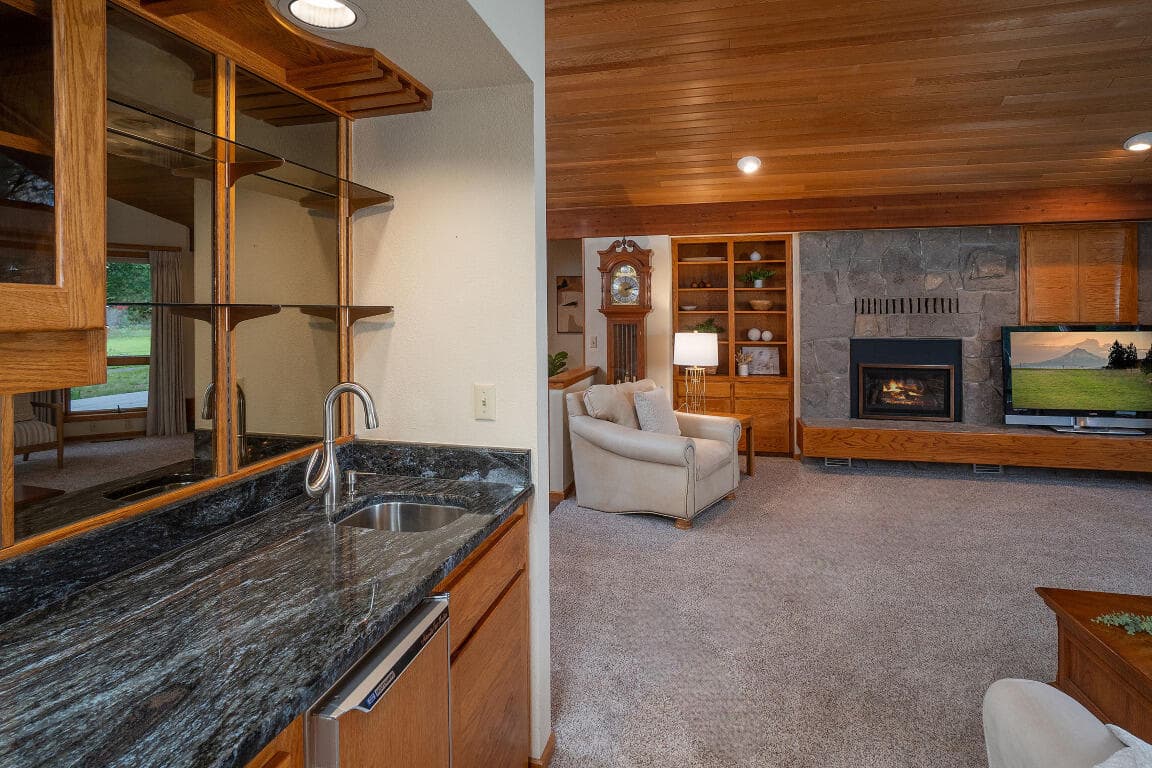 Photo of 57716 Vine Maple Lane 11 of 21