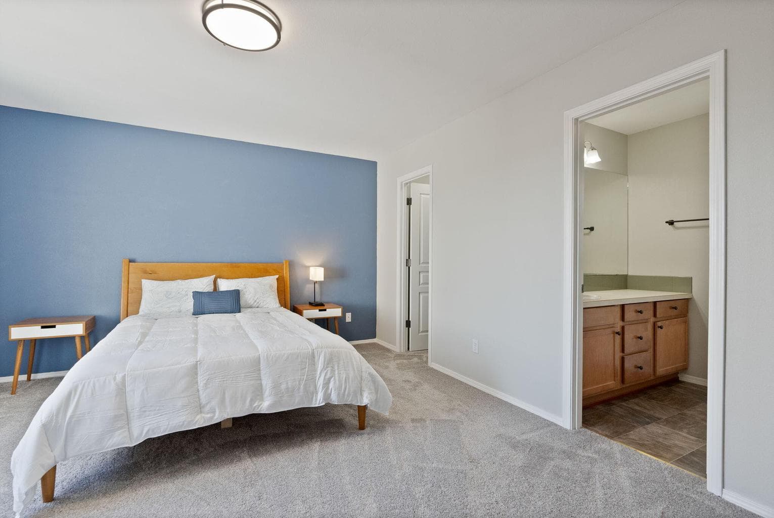 Photo of 3564 SW Salmon Avenue 16 of 32