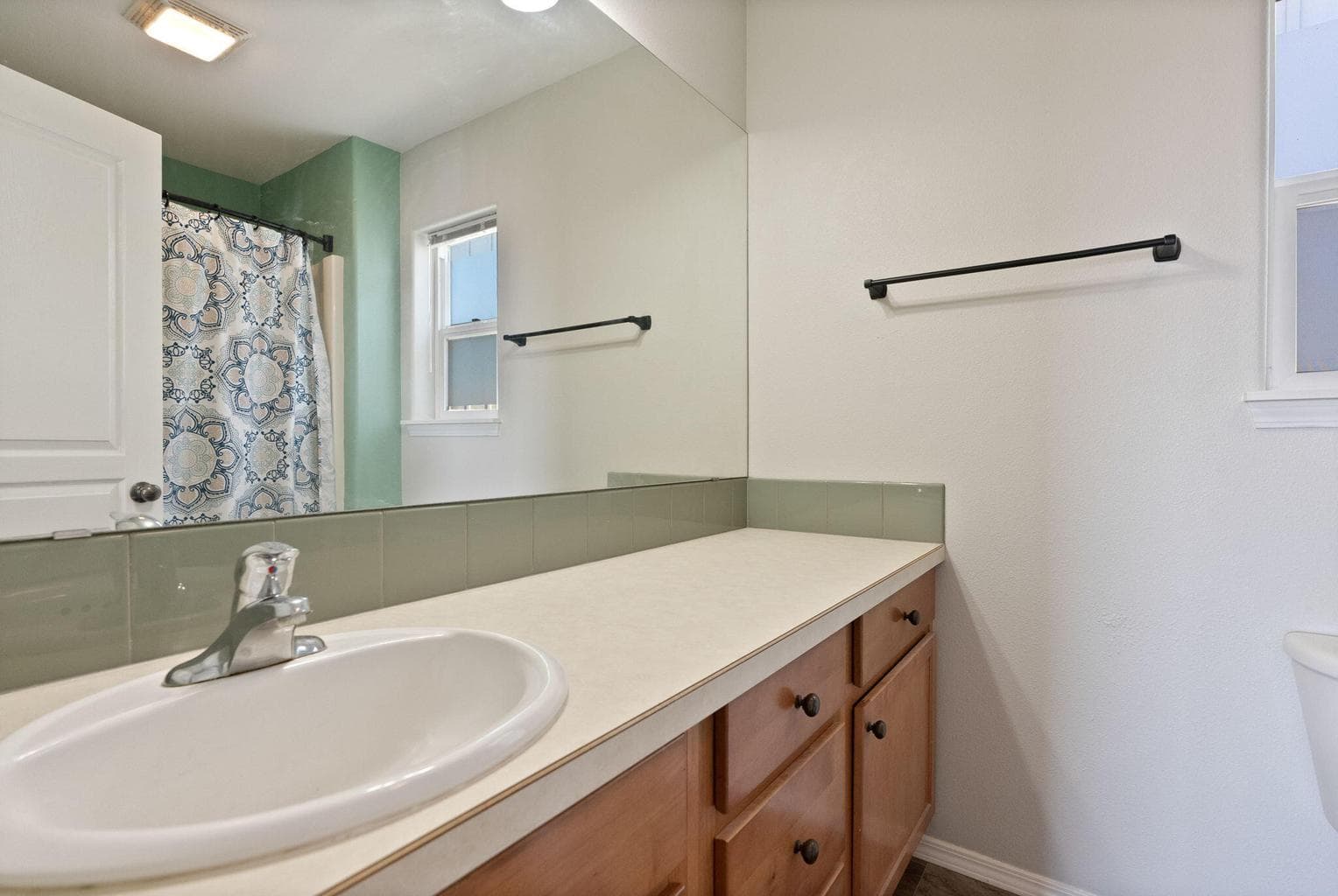 Photo of 3564 SW Salmon Avenue 18 of 32