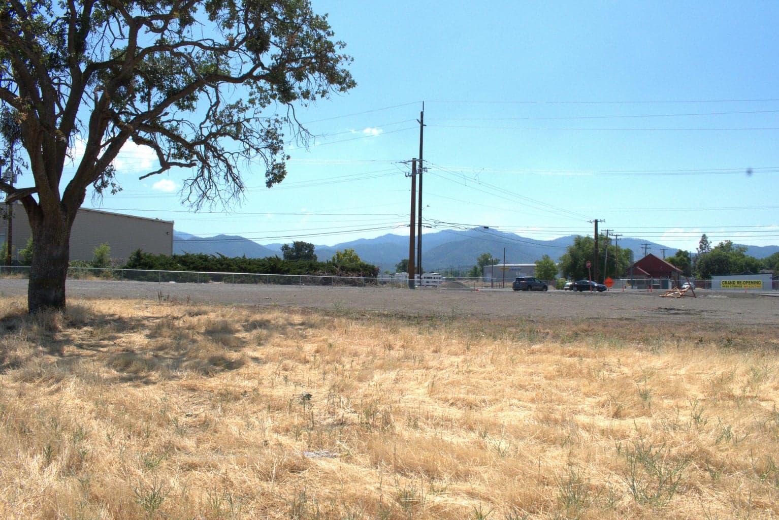 Photo of 3459 Pacific 5 of 12