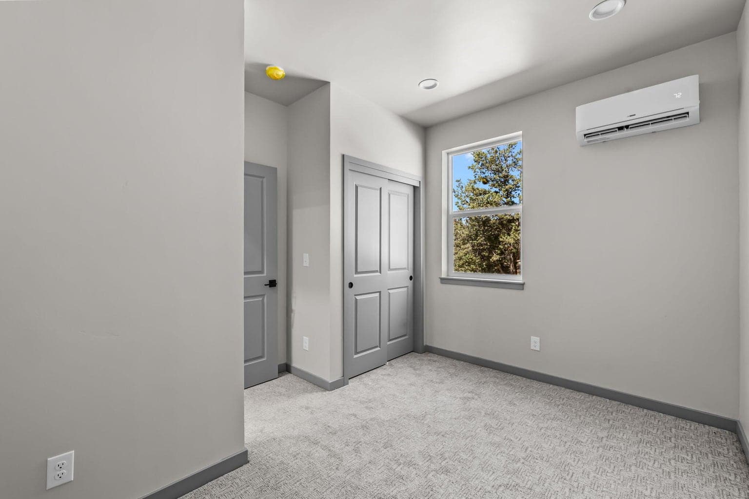 Photo of 11619 NW King Avenue 26 of 42