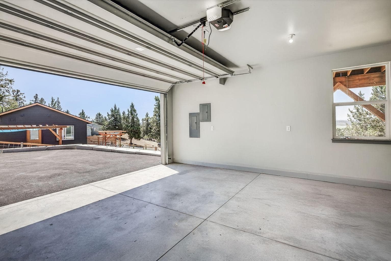 Photo of 11619 NW King Avenue 31 of 42