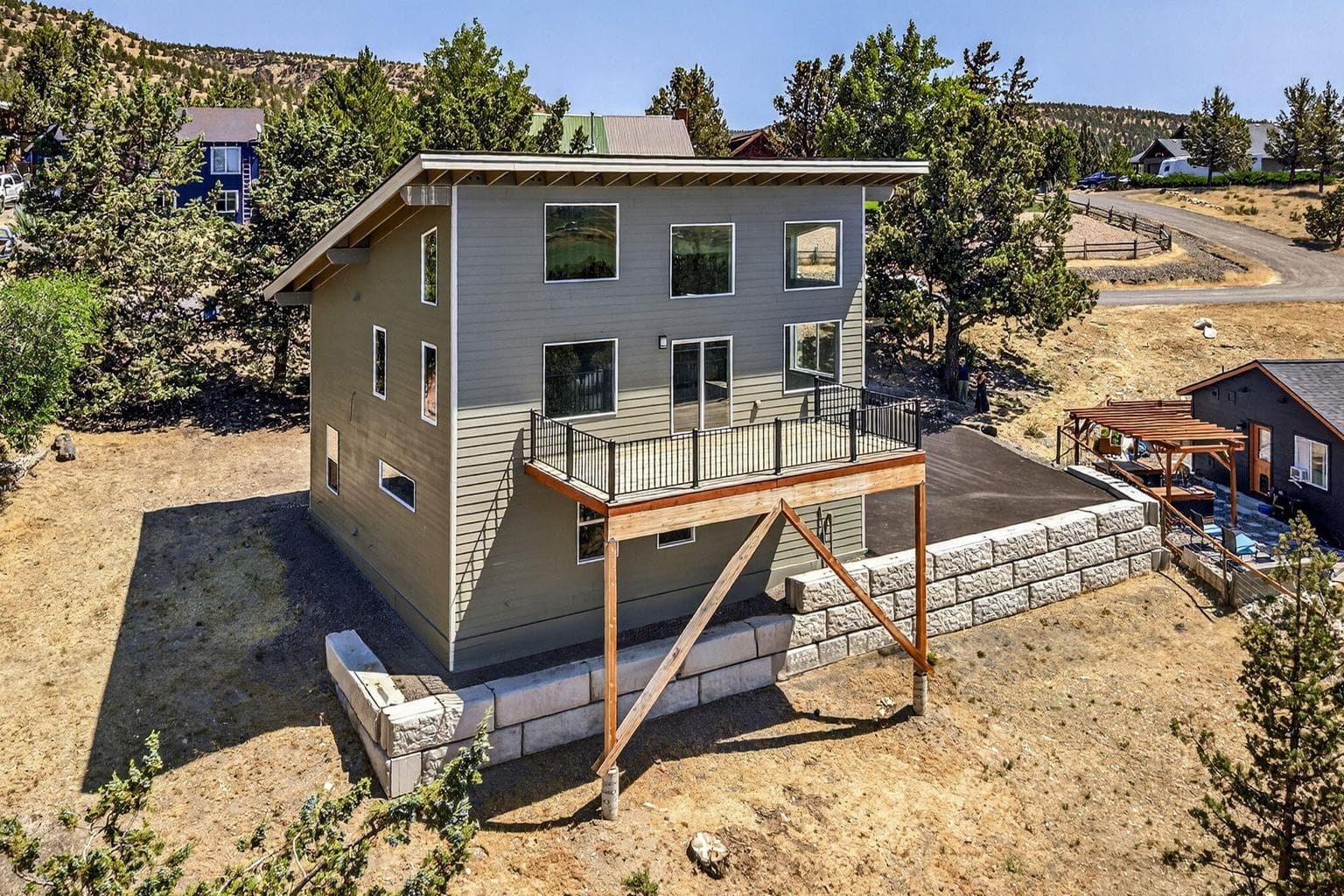 Photo of 11619 NW King Avenue 35 of 42