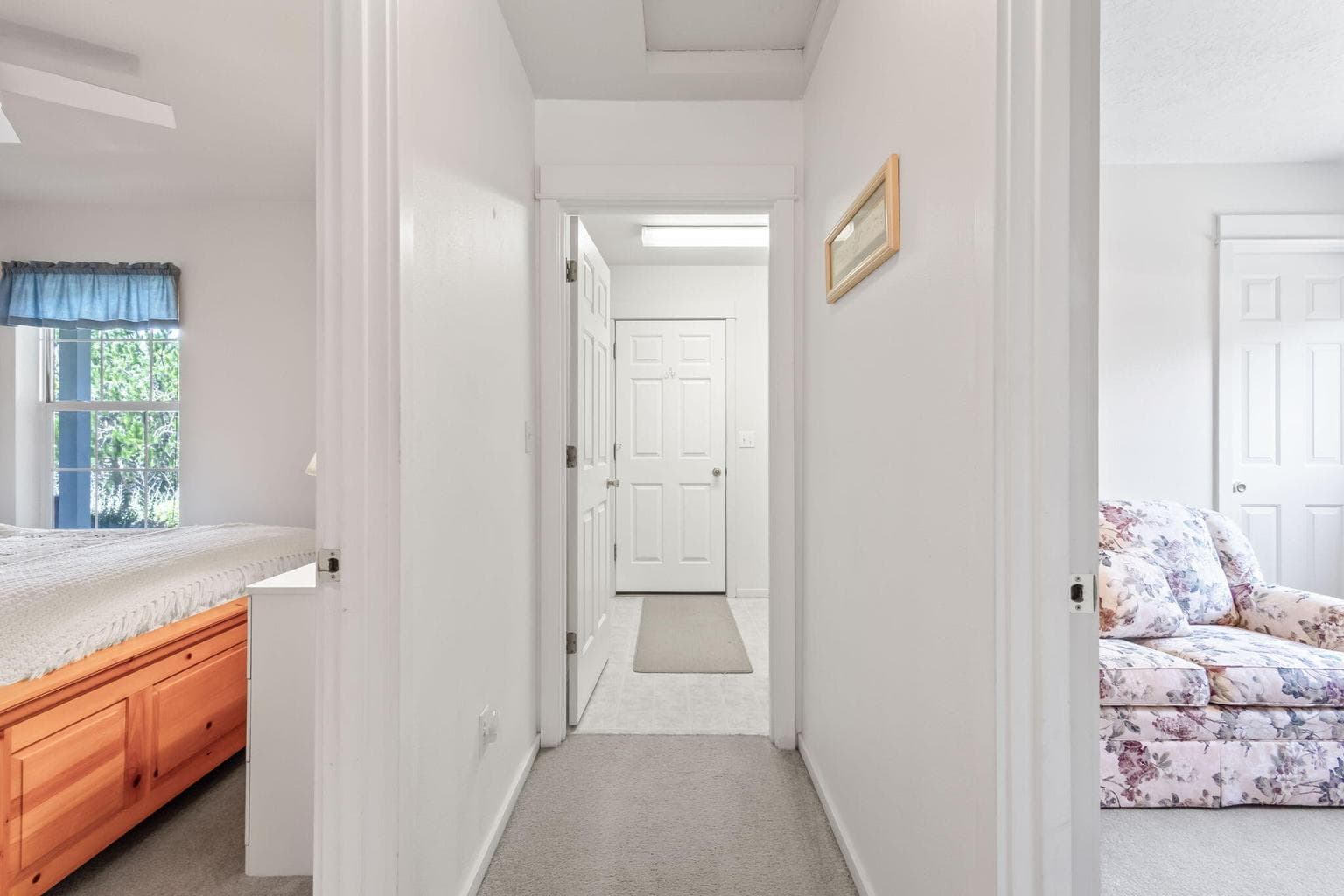 Photo of 537 NE Marigold Street 11 of 30