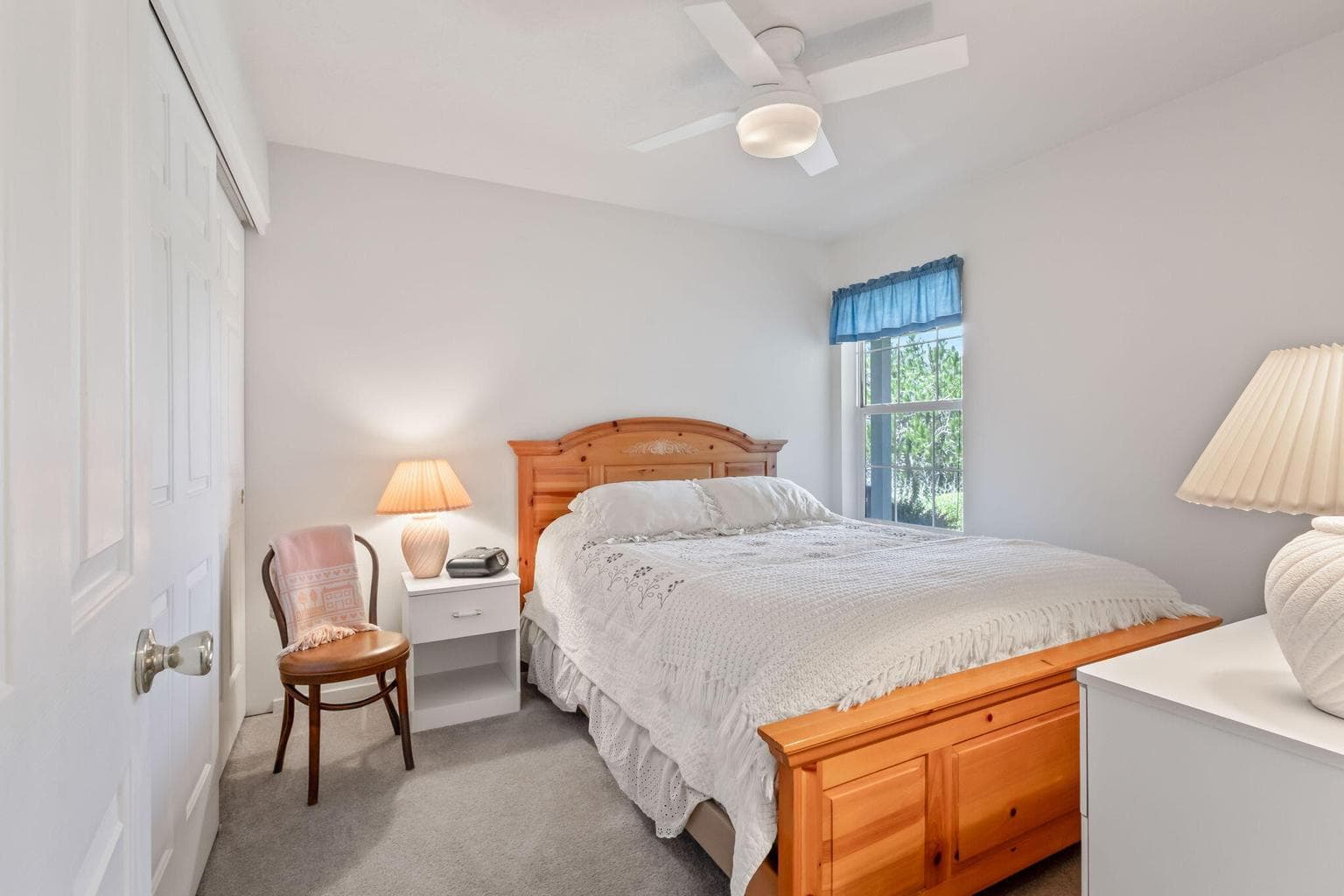 Photo of 537 NE Marigold Street 13 of 30