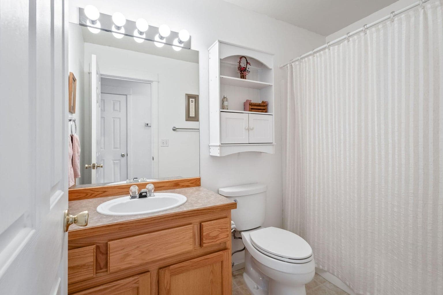 Photo of 537 NE Marigold Street 14 of 30