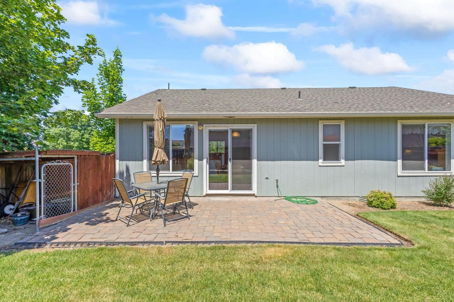 Photo of 537 NE Marigold Street 17 of 30