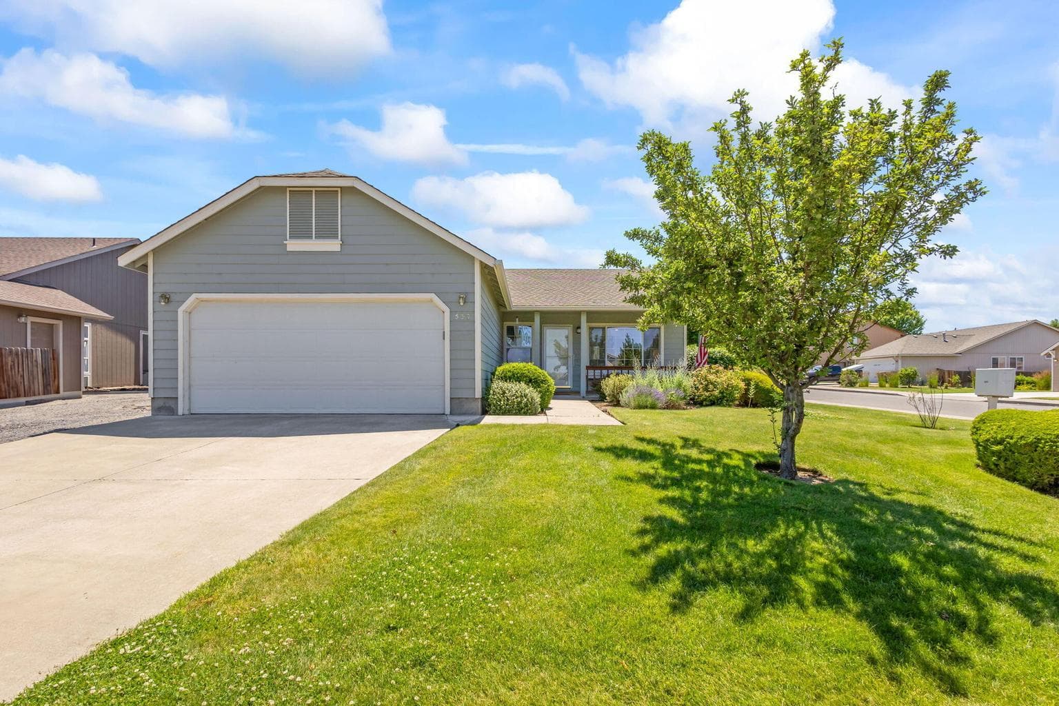 Photo of 537 NE Marigold Street 22 of 30