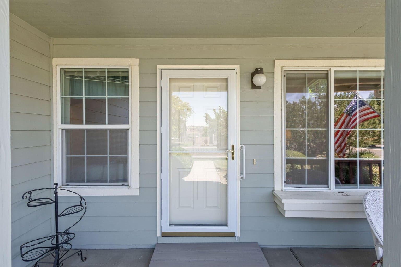 Photo of 537 NE Marigold Street 23 of 30