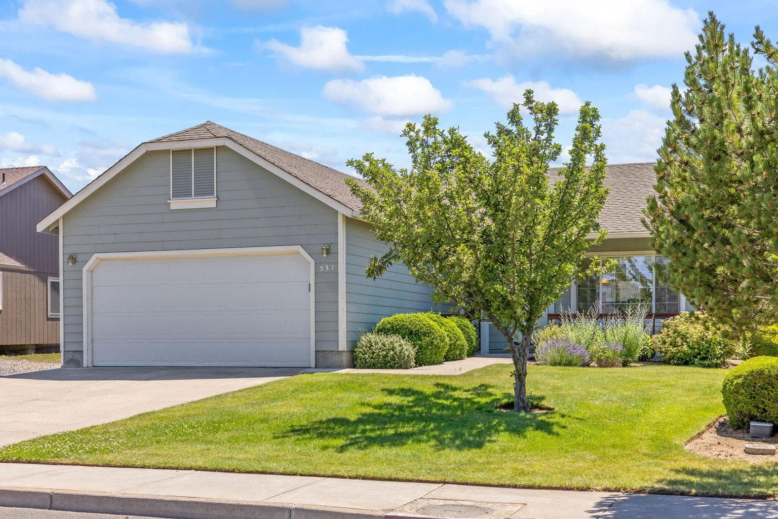 Photo of 537 NE Marigold Street 24 of 30