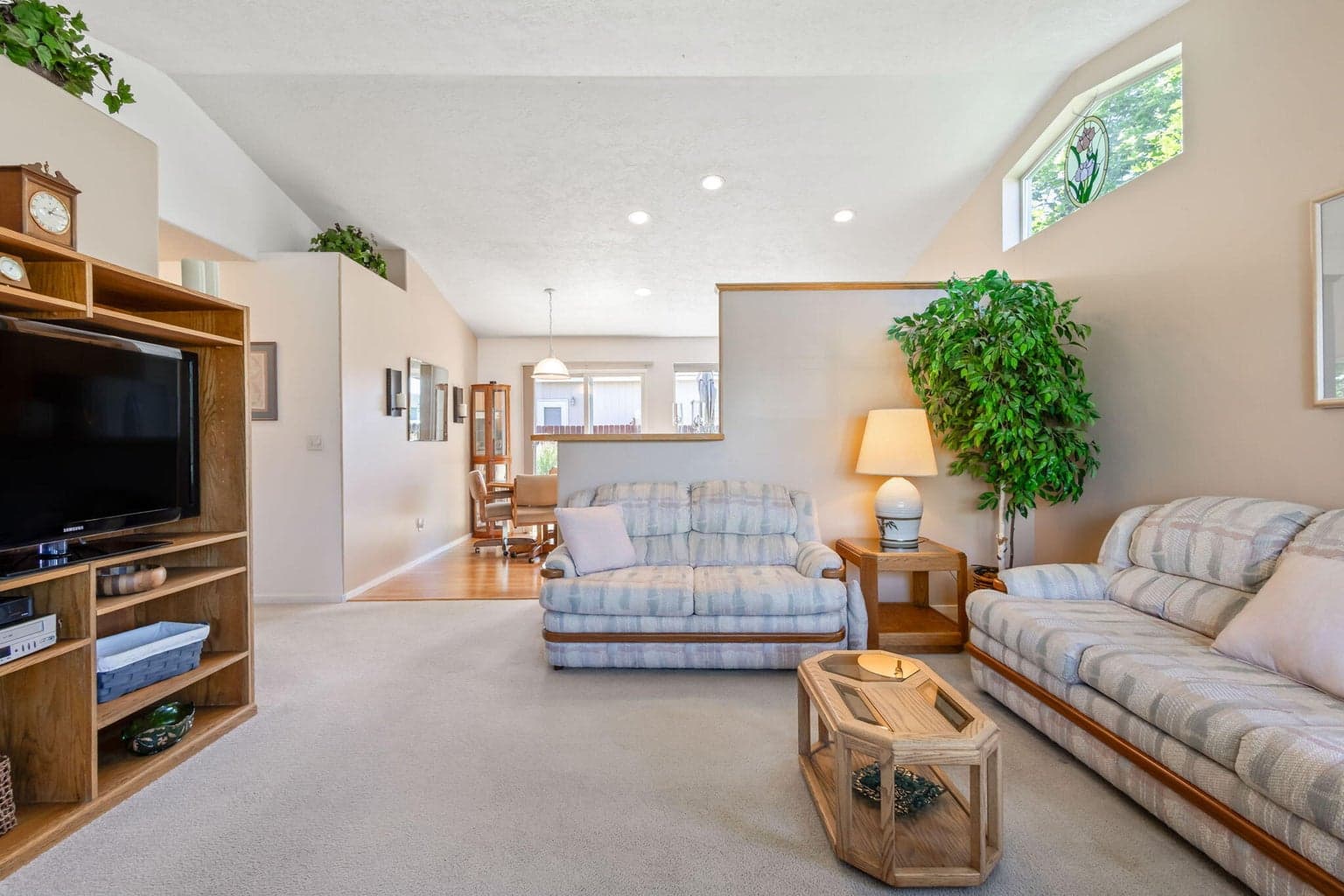 Photo of 537 NE Marigold Street 27 of 30